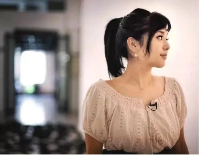 「明星那事」苍井空直播生子200天后，评论区留下10000次嘲讽……