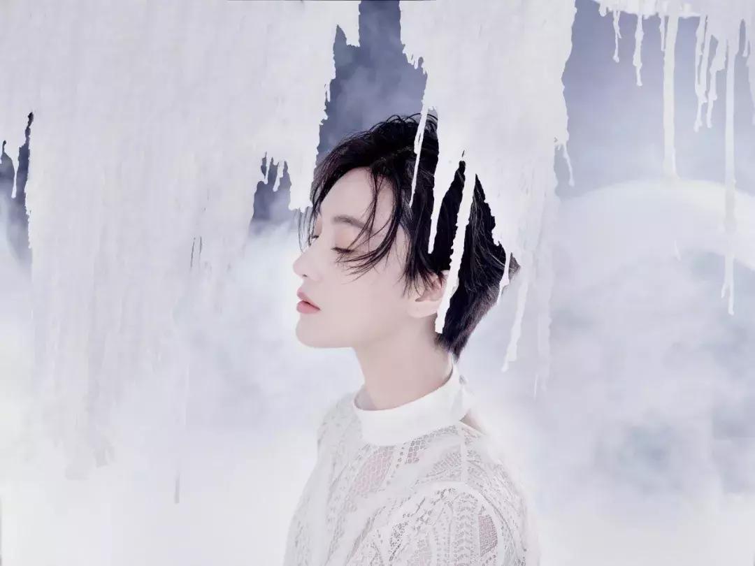 张馨予短发又飒又美,张馨予帅气超短发