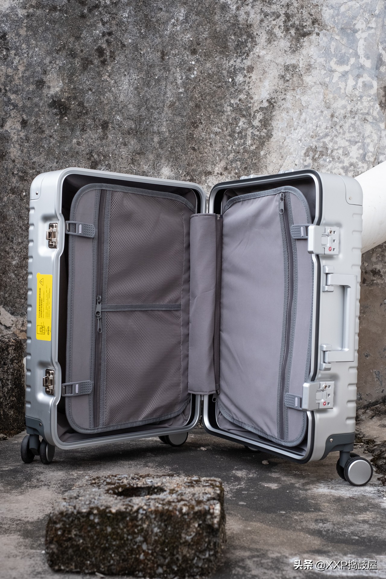 钛镁合金旅行箱,京东京造旅行箱的东西质量怎么样
