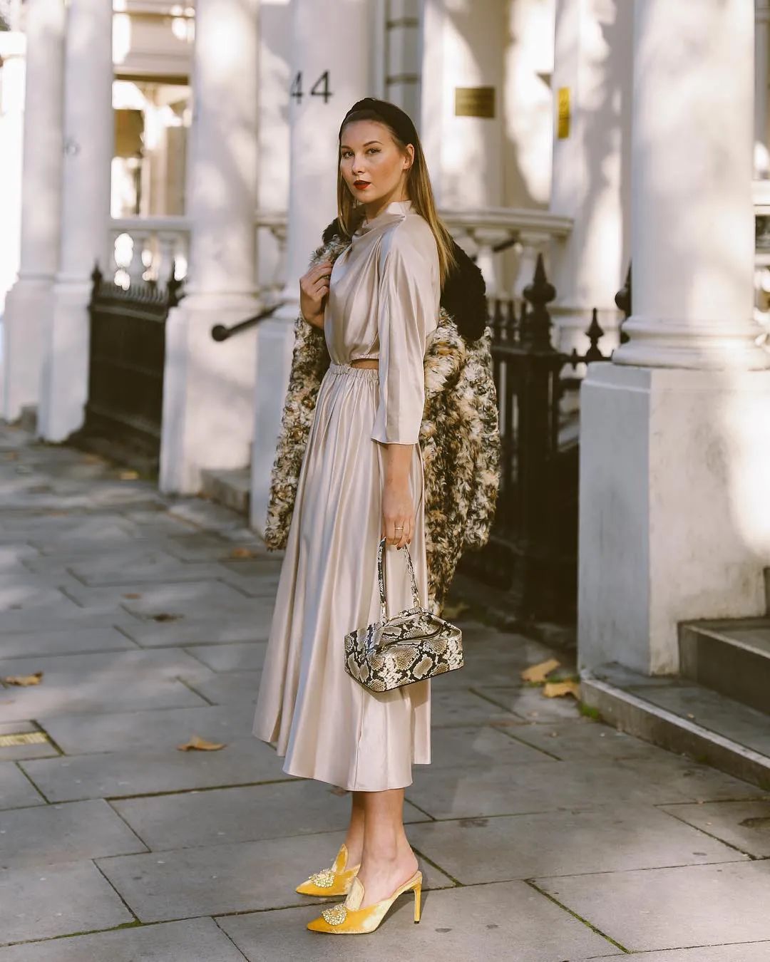 大胸妹子再也不用害怕夏天了，这份指南请收好