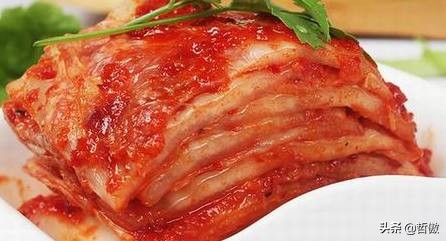 韩国农村吃烤肉泡菜,在农村也能吃到韩式料理