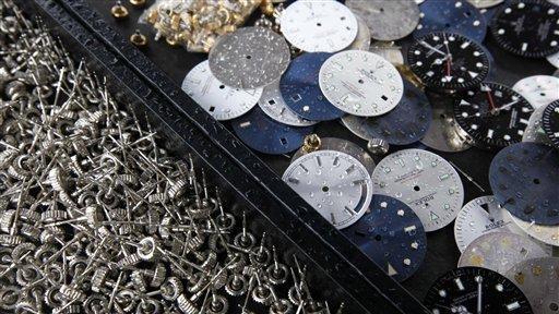 瑞士联合德国截获38吨广州“劳力士”当众碾压无视我国禁令怒了