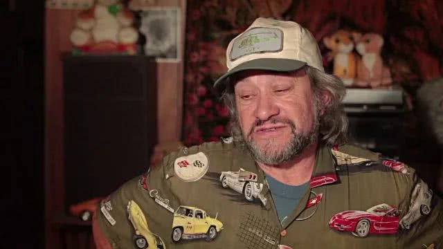 他和未婚妻处了5年，背地里居然买了14个橡胶娃娃！