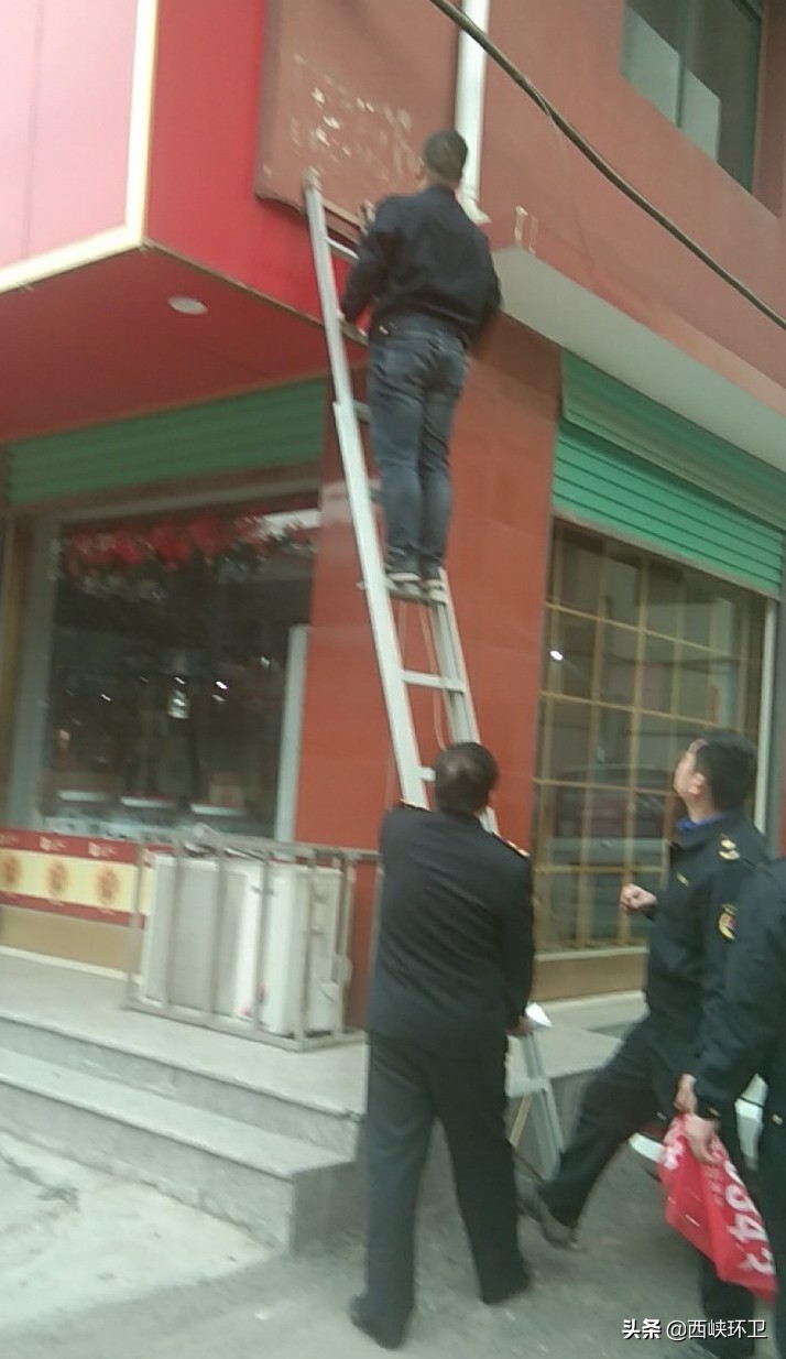 精准战术治皮癣，长效监管护市容