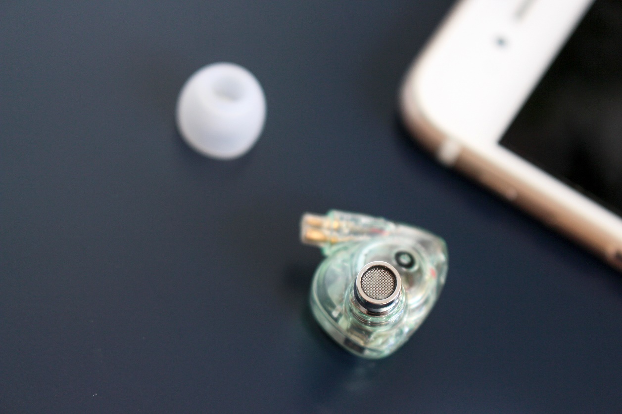 兴戈ea500lm和洛神em2r哪个好,兴戈ea500和洛神em2哪个值得买