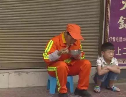 烈火英雄感动国人,烈火英雄看哭