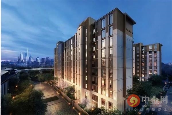 夜里排队抢房,戴口罩抢房