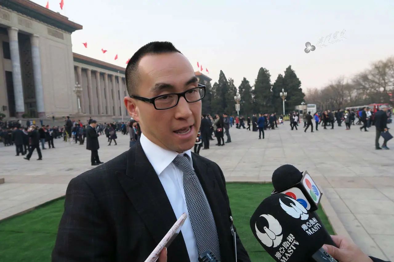 赌王唯一一个没有上过大学的女儿,赌王两个儿女近况