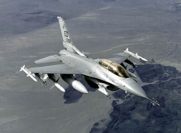 F-16“战隼”多用途战斗机