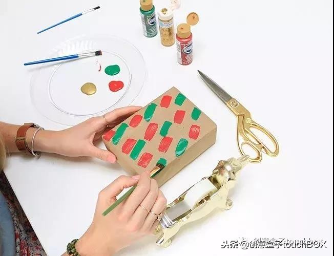 礼物包装教程不用双面胶,六个礼物包装的小技巧