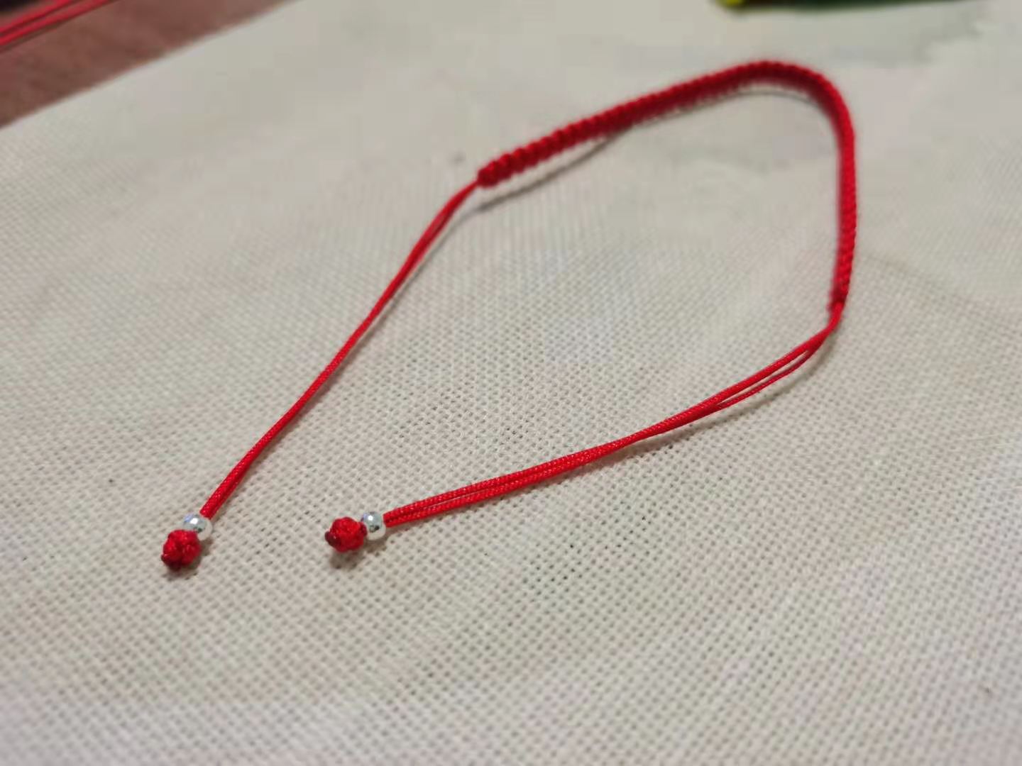 细手绳编转运珠手绳教程,红绳转运珠编绳教程