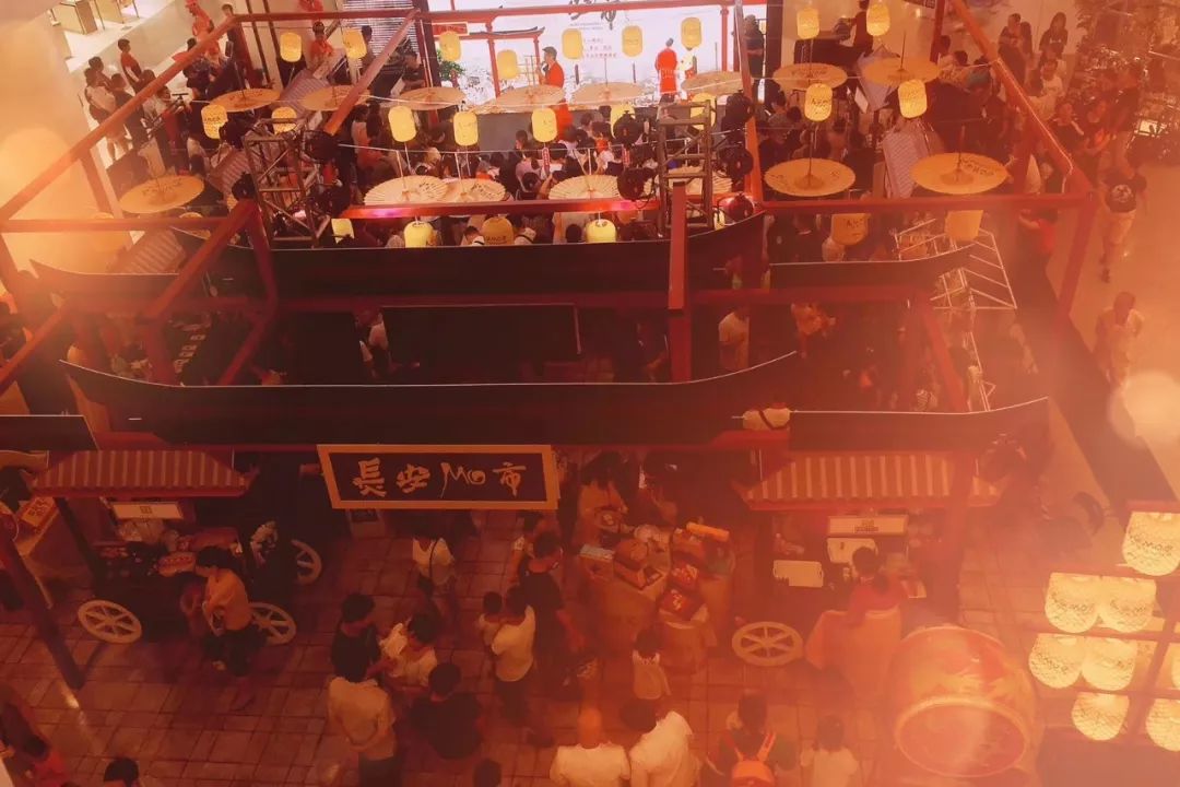 西安赛格品牌大升级!瑞幸和COACH做邻居,西安商业8月迷幻现实