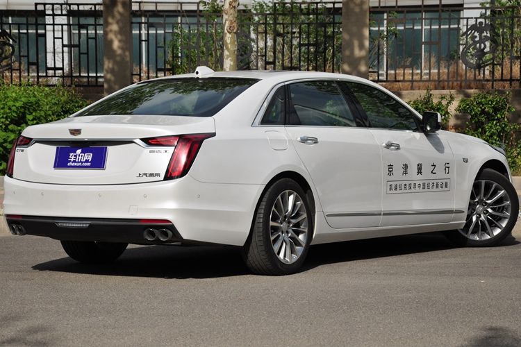 试驾凯迪拉克ct6入门车型,胖哥试驾凯迪拉克ct628t精英