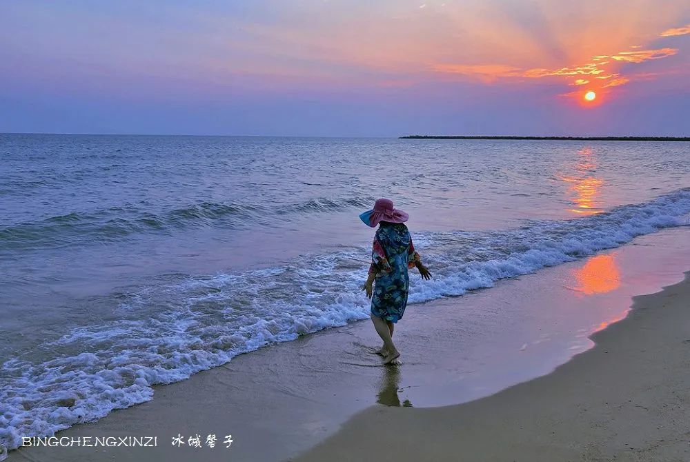 踏海听浪游泳的相关歌曲,听海的声音海浪拍打沙滩