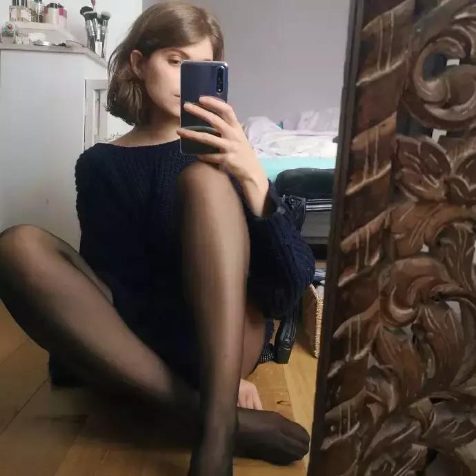 女人爱穿丝袜是什么心理,女人爱穿袜子的好处