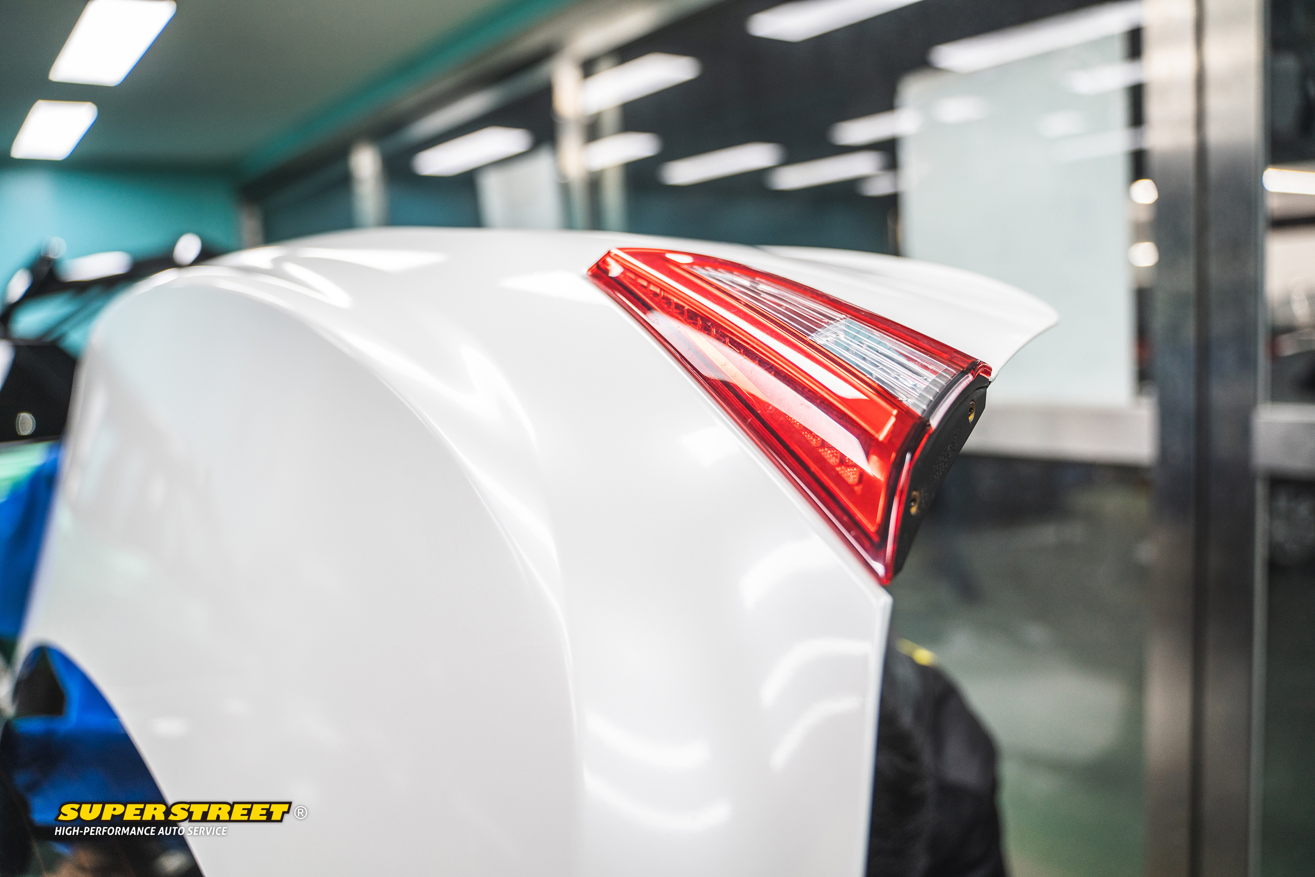 玛莎拉蒂吉博力汽车贴膜改色,superstreet改装