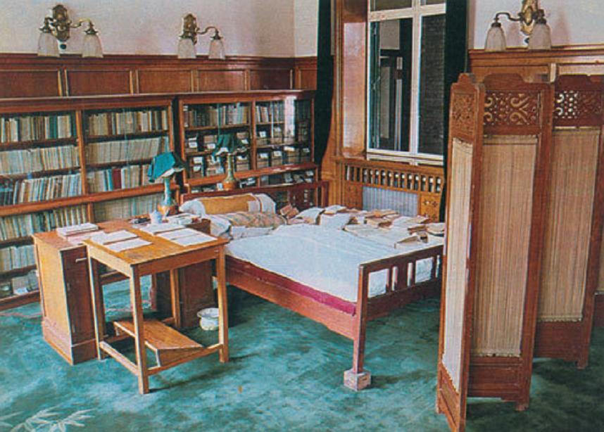 毛主席生前每月工资多少？中南海地下室发现的“废纸”，揭开谜团