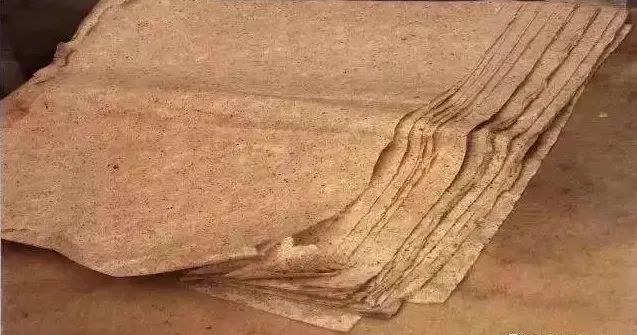 卫生纸发明前人们用什么擦屁屁?古希腊的既肮脏又缺德