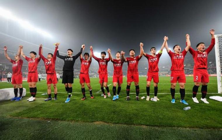 外媒评价国安亚冠,为什么说国安亚冠踢得好