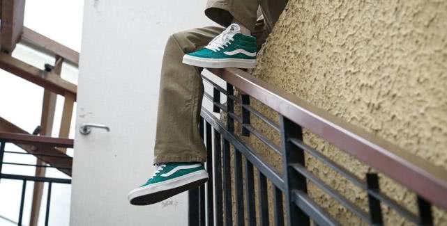 你的鞋柜里不能没有一双球鞋,你的鞋柜里有这么一双小脏鞋吗