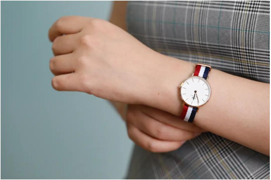 dw手表怎么样值得入手,为什么一堆便宜的dw手表