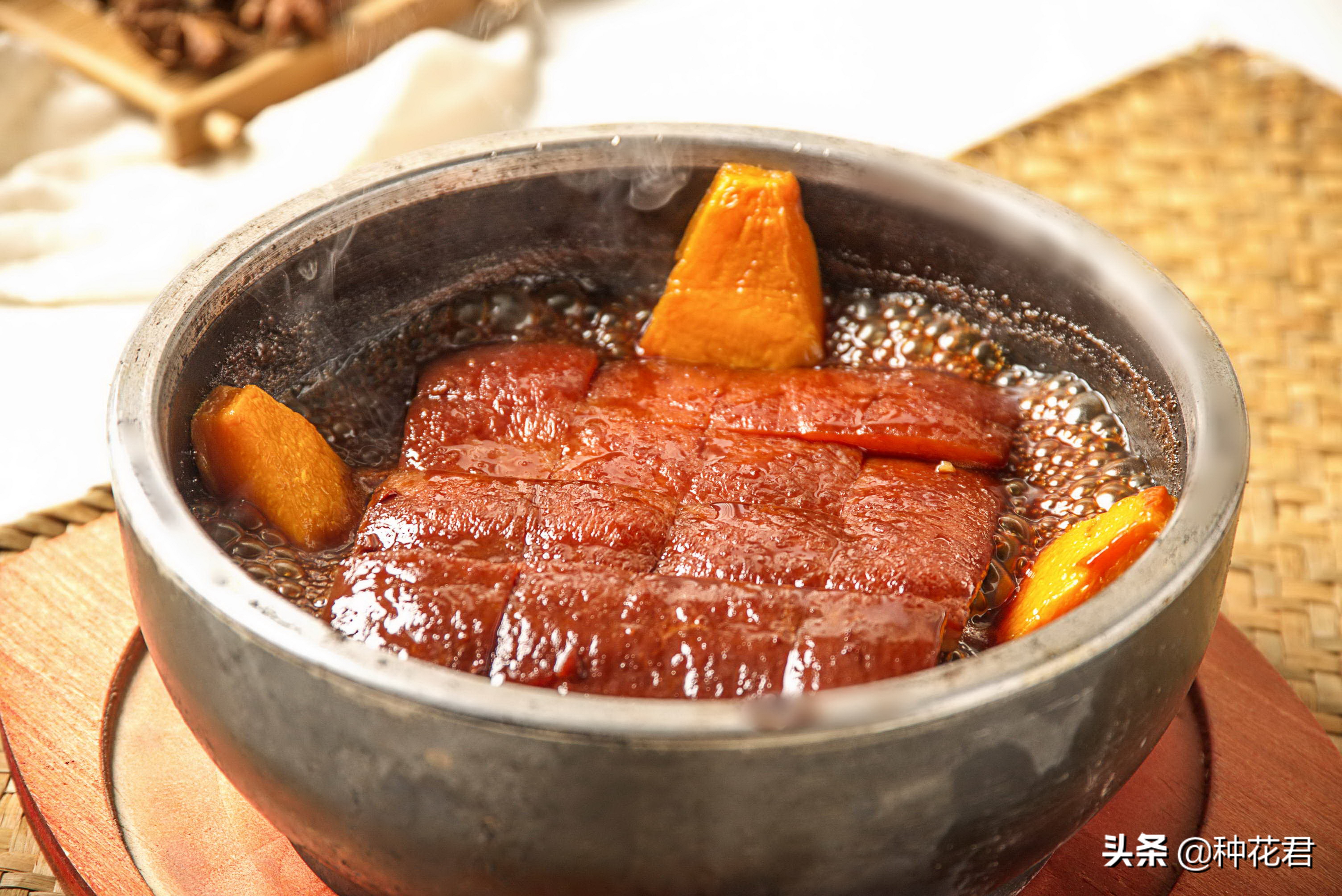 目前餐饮加盟十大排行榜有哪些啊,现在餐饮最火爆的加盟