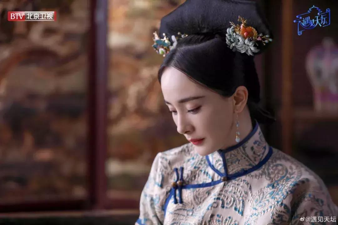 杨幂热巴baby双马尾气质动人,ab杨幂同框