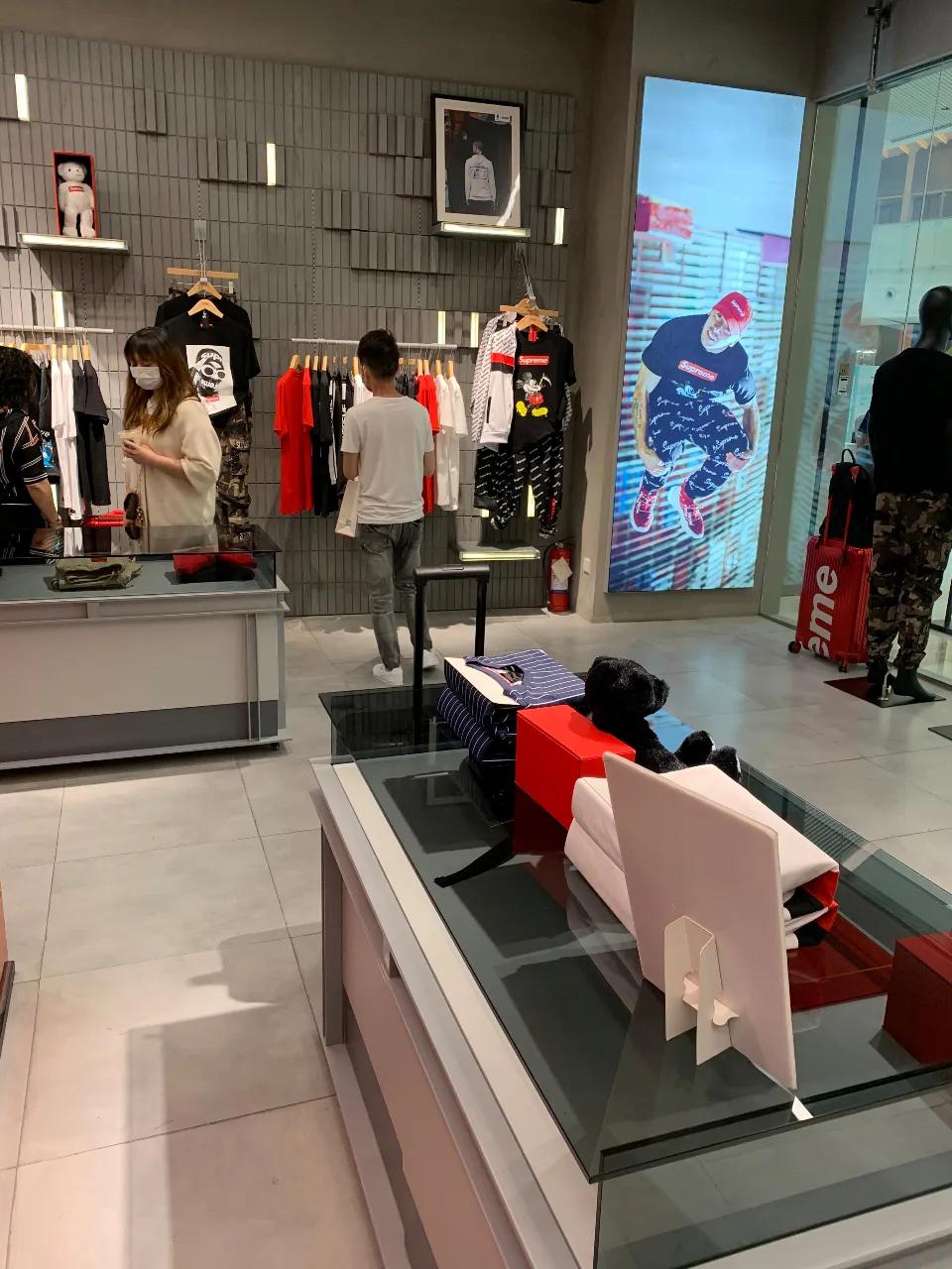 supreme各种山寨商标,supreme假的在哪里买