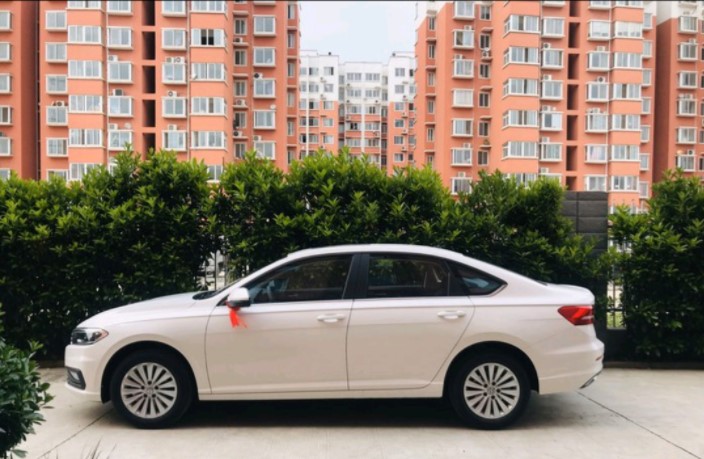 大众朗逸1.5l自动满逸版评测,2022款朗逸plus1.5自动舒适版油耗