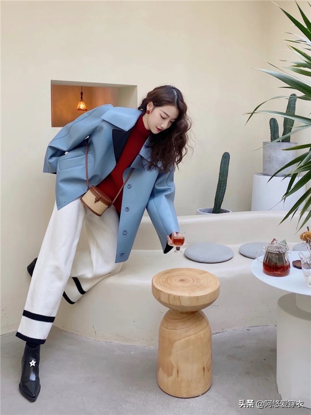 短款小西装里面穿啥内搭比较好看,流行外套小西装怎么搭配好看