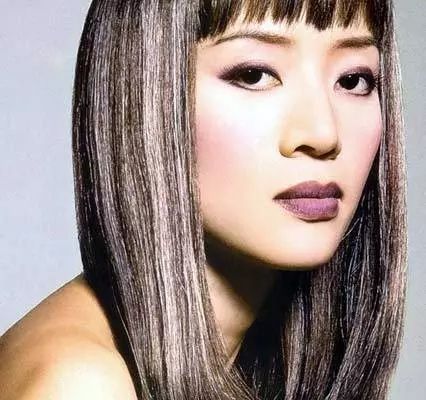 宫颈肿瘤侵犯膀胱直肠左侧输尿管,卵巢肿瘤压迫直肠