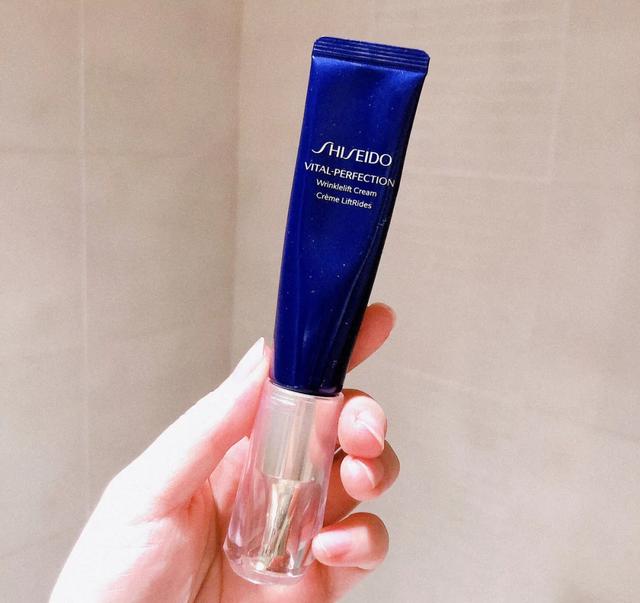 给大家推荐一款好用的眼霜,推荐几款实用的眼霜