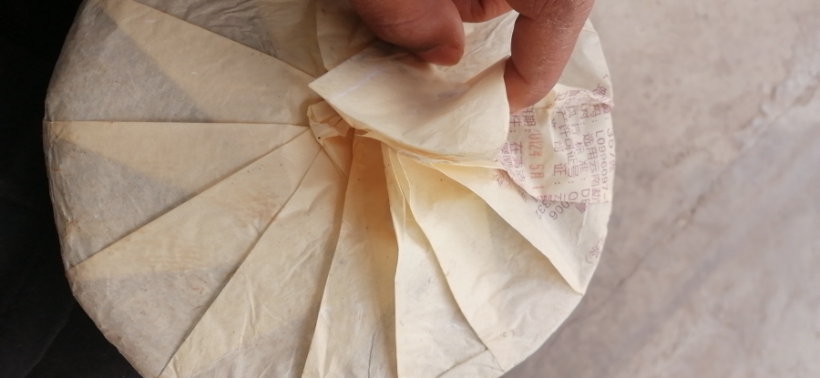 普洱茶发霉和白霜的区别,普洱茶霉变和白霜区别