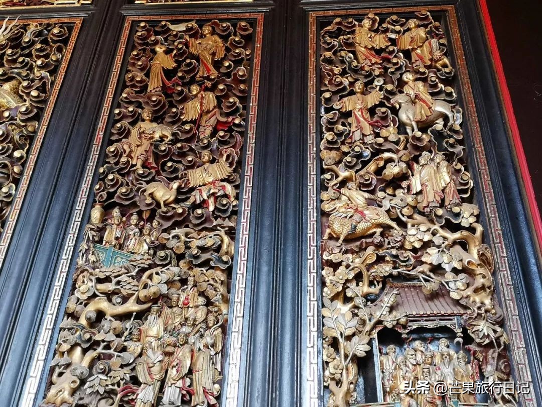 云南有块“天下第一雕”，手机拍照10元相机拍照50元，贵不贵？