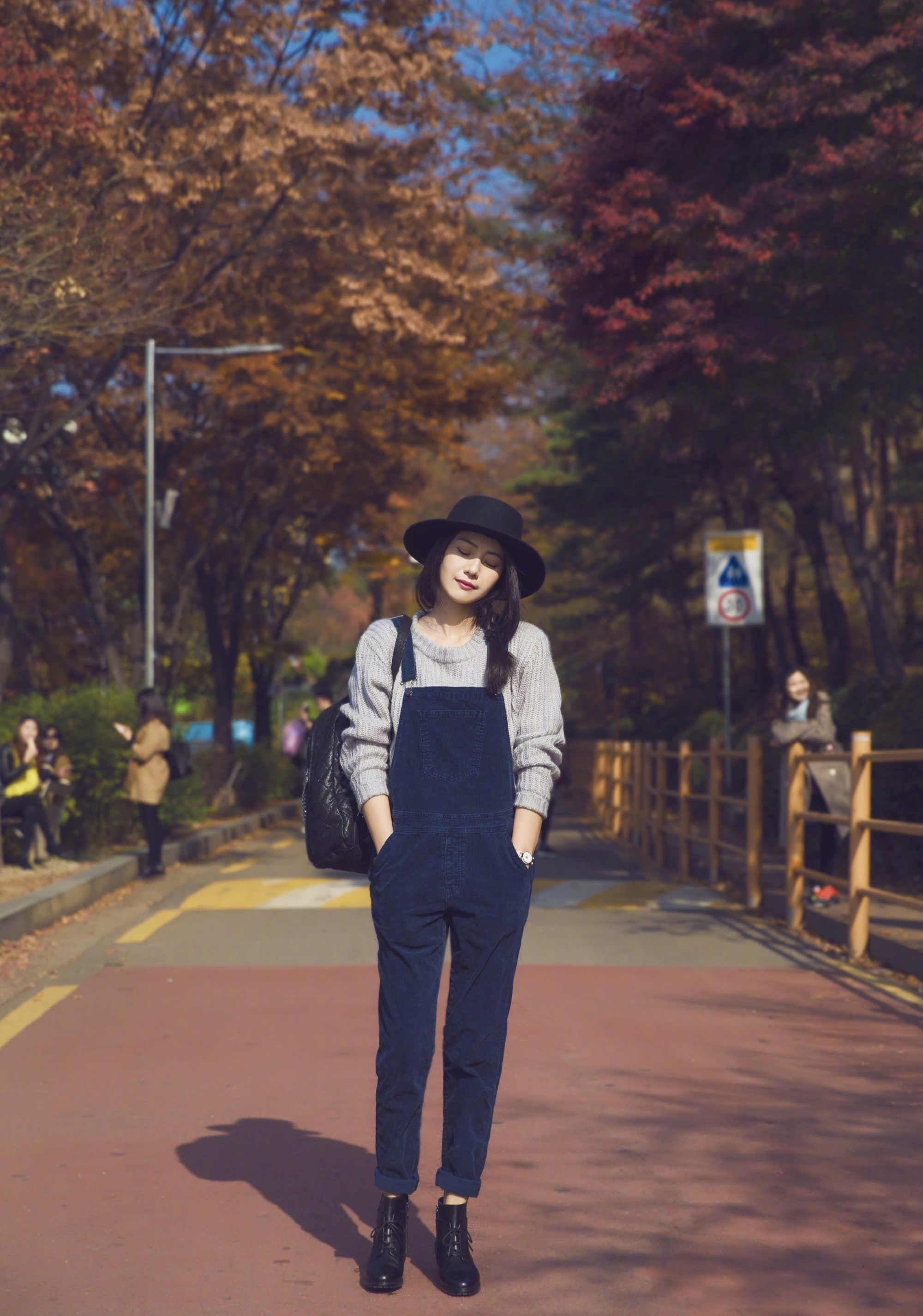 高圆圆低领吊带裙,高圆圆的紫色蕾丝裙高清近照图片