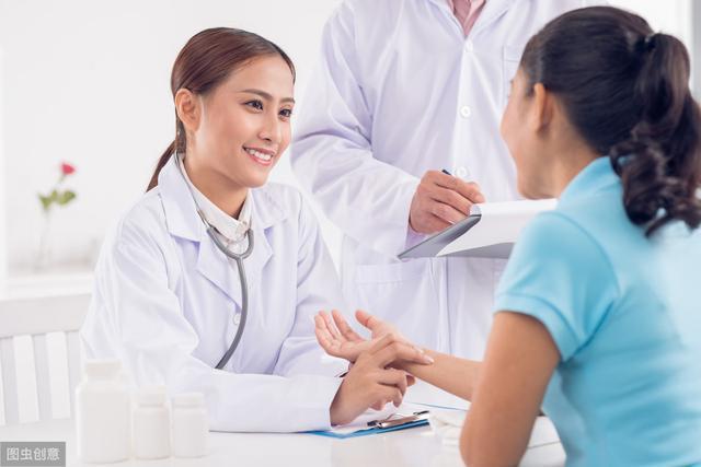 54岁大姐腿疼痛,50岁大姐双腿疼痛难行走