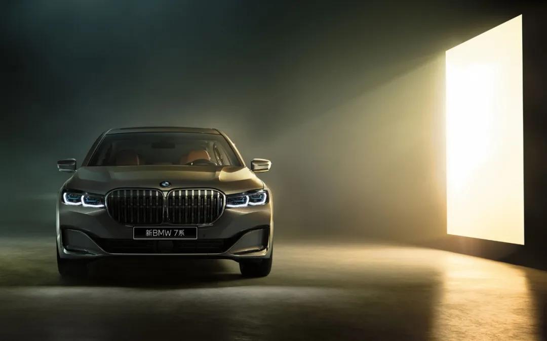 豪华科技与大气实拍新款奥迪a8l,奥迪a8l运动型有什么黑科技