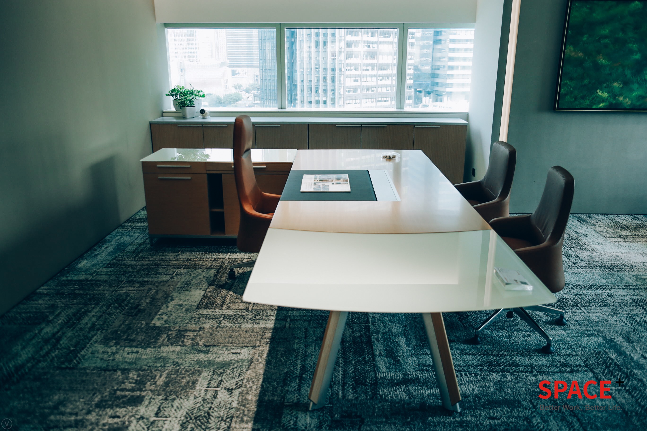 为了提升工作中的幸福感，震旦推出了SPACE+