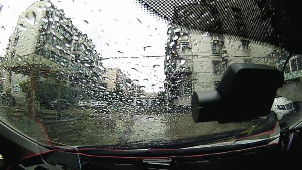 雨天出行安全指南,雨天旅行安全指南图片高清