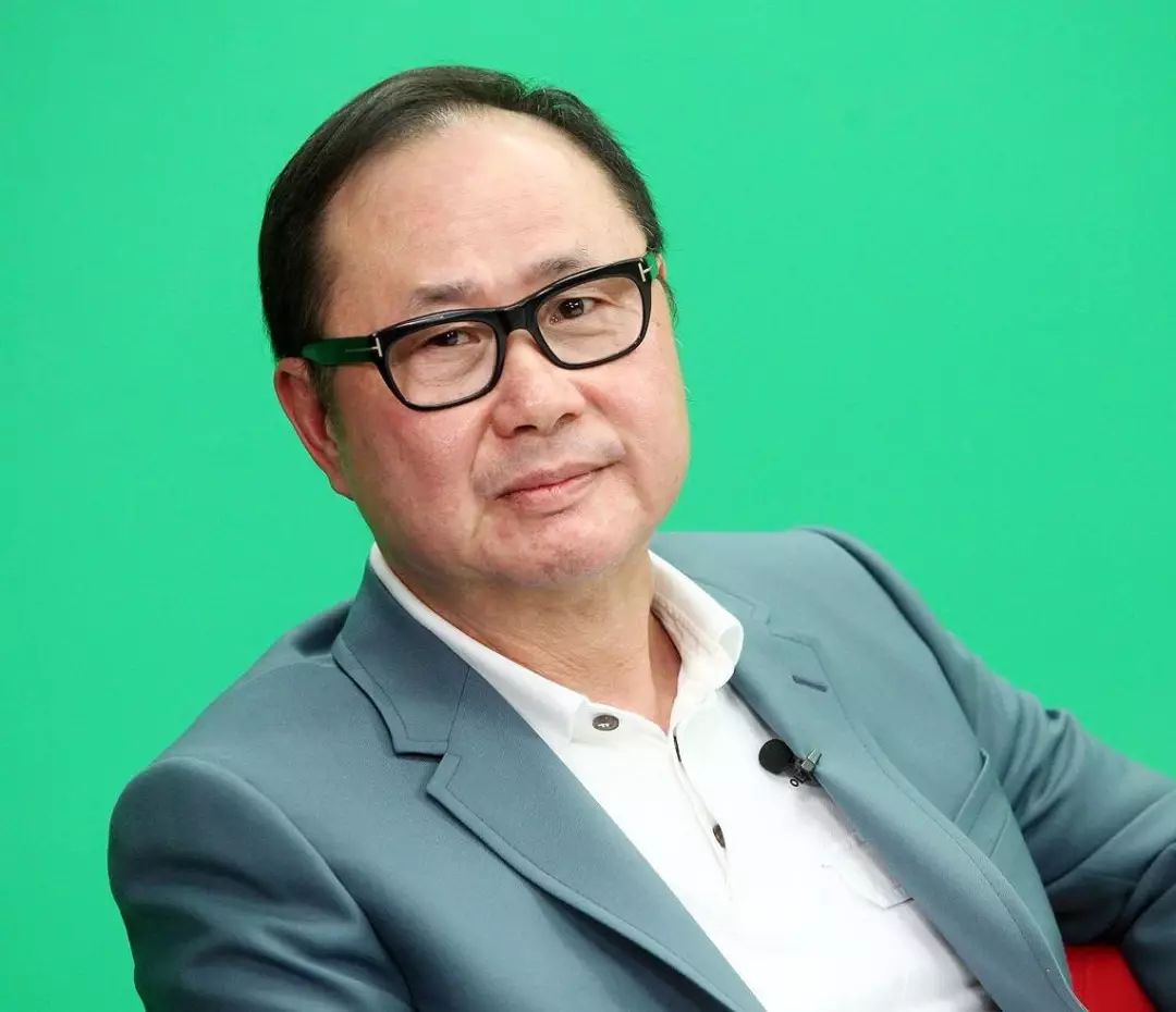 曾是知名导演，如今甘做演员，周星驰电影里的配角个个身手不凡