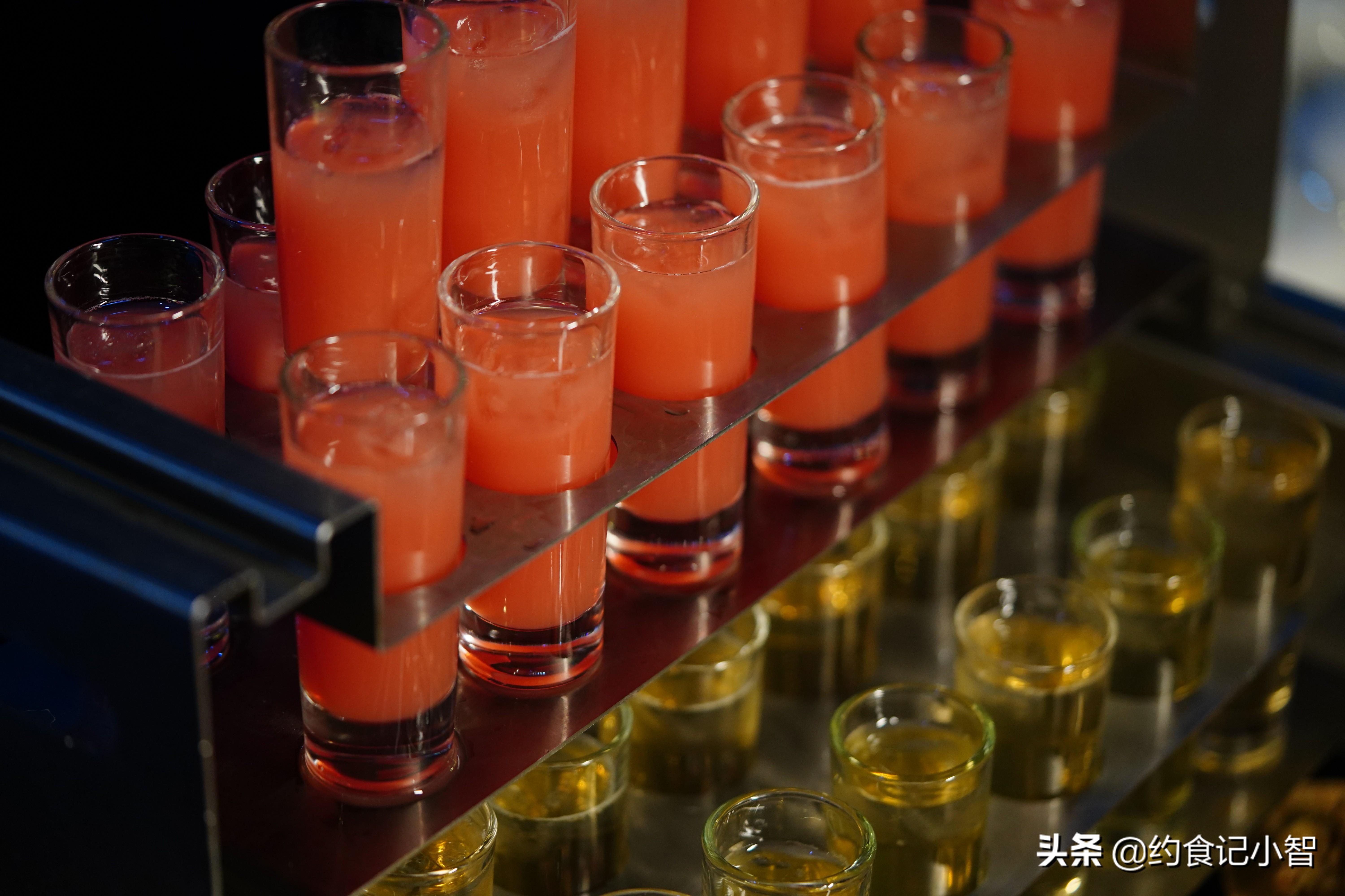 乌鲁木齐这家店丨与音乐和美酒相伴，这杯酒等你来斗