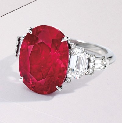 Sotheby’s香港珠宝秋拍，一颗10.64ct紫粉色钻石2000万美元成交