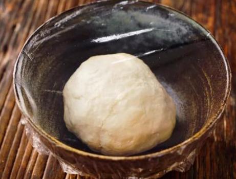 小油条做法蓬松酥脆没小苏打,如何做油条无需泡打粉无需小苏打