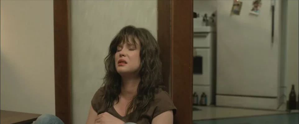 痴心妻子为“爱”绑架无知少女满足丈夫的施虐癖！