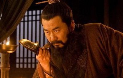 曹操到底是个什么样的人？鲁迅先生为曹操正名，破开他多年骂名