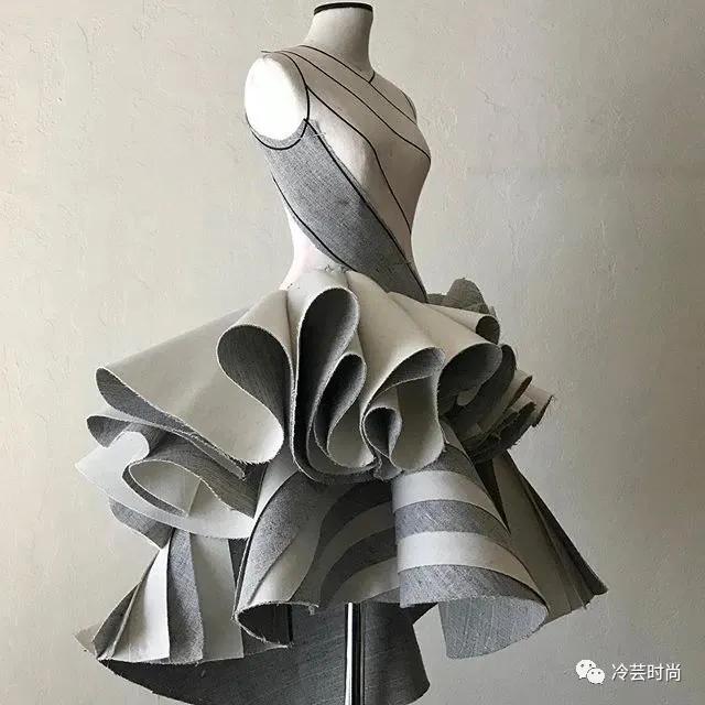 做一个专业的服装人,服装设计专业学生的作业
