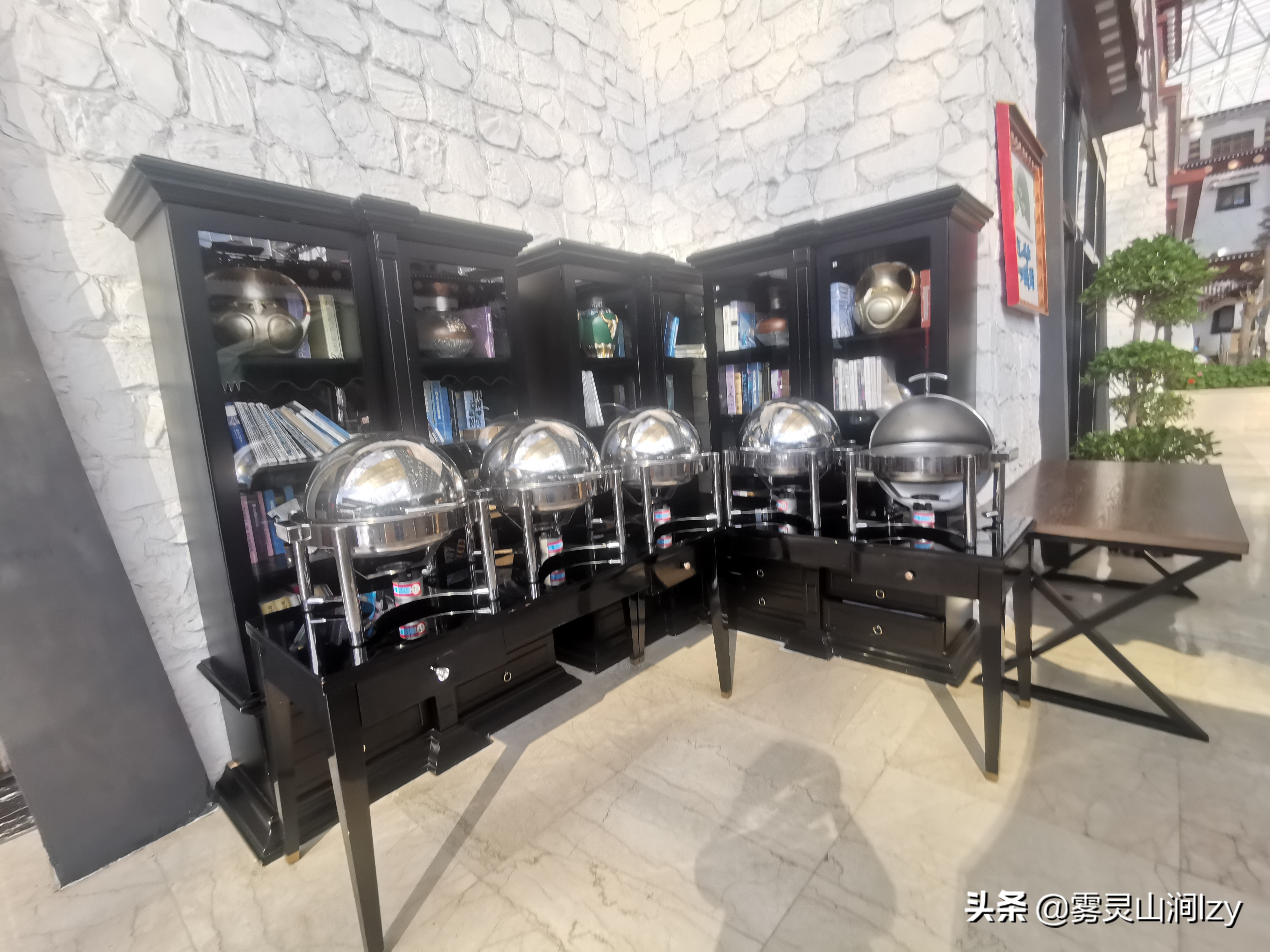 蓝天白云下的雪域高原布达拉宫,蓝天之下日光之城简介