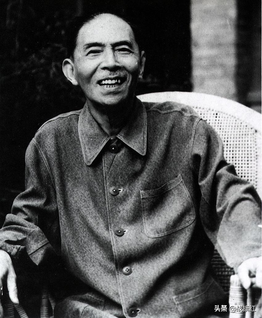 日军*锁封**港岛,要求文化名人“报到”,我方组织特殊营救