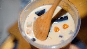 中国风与烧仙草的新潮结合，顺德这家茶饮店要排队了