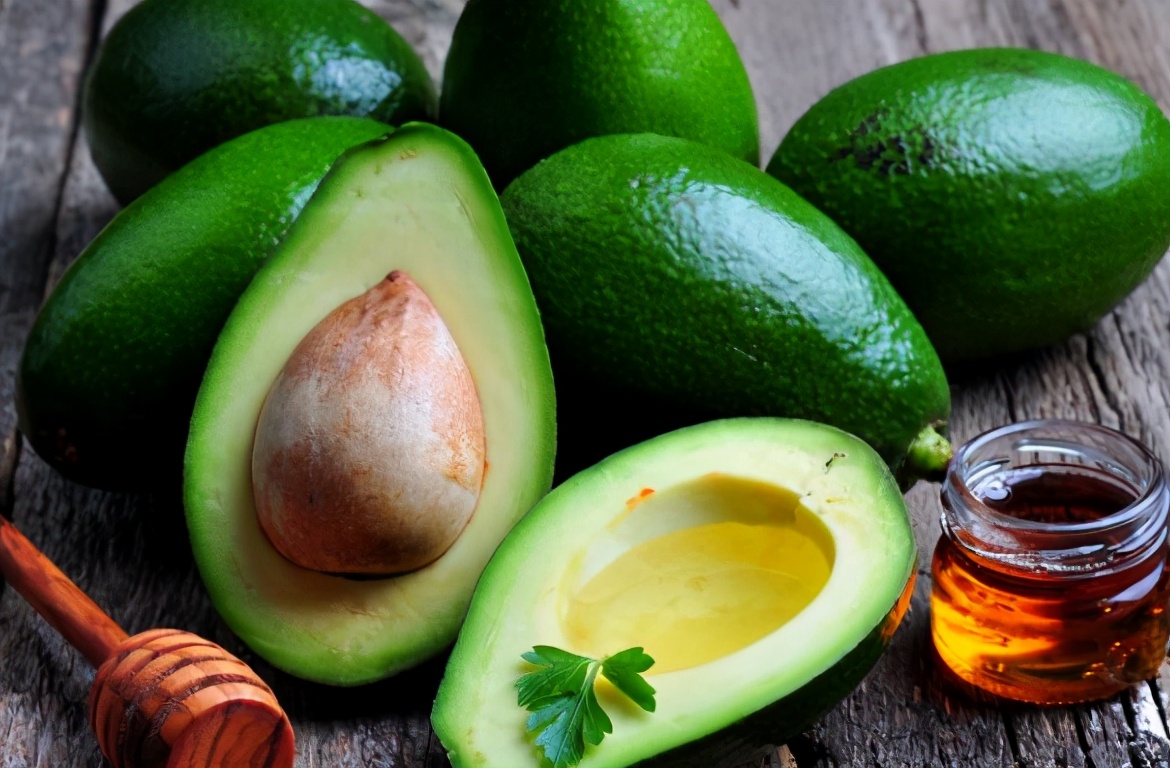 狗狗不能吃的八大食物,狗狗不能吃的十种水果有哪些